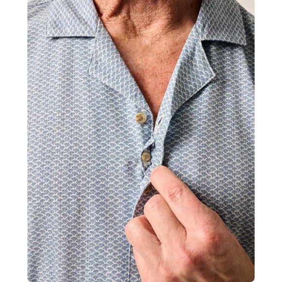 Johnnie O Shackleford Hangin’ Out Short Sleeve Button-Up Medium NWOT Navy Blue - Picture 13 of 14